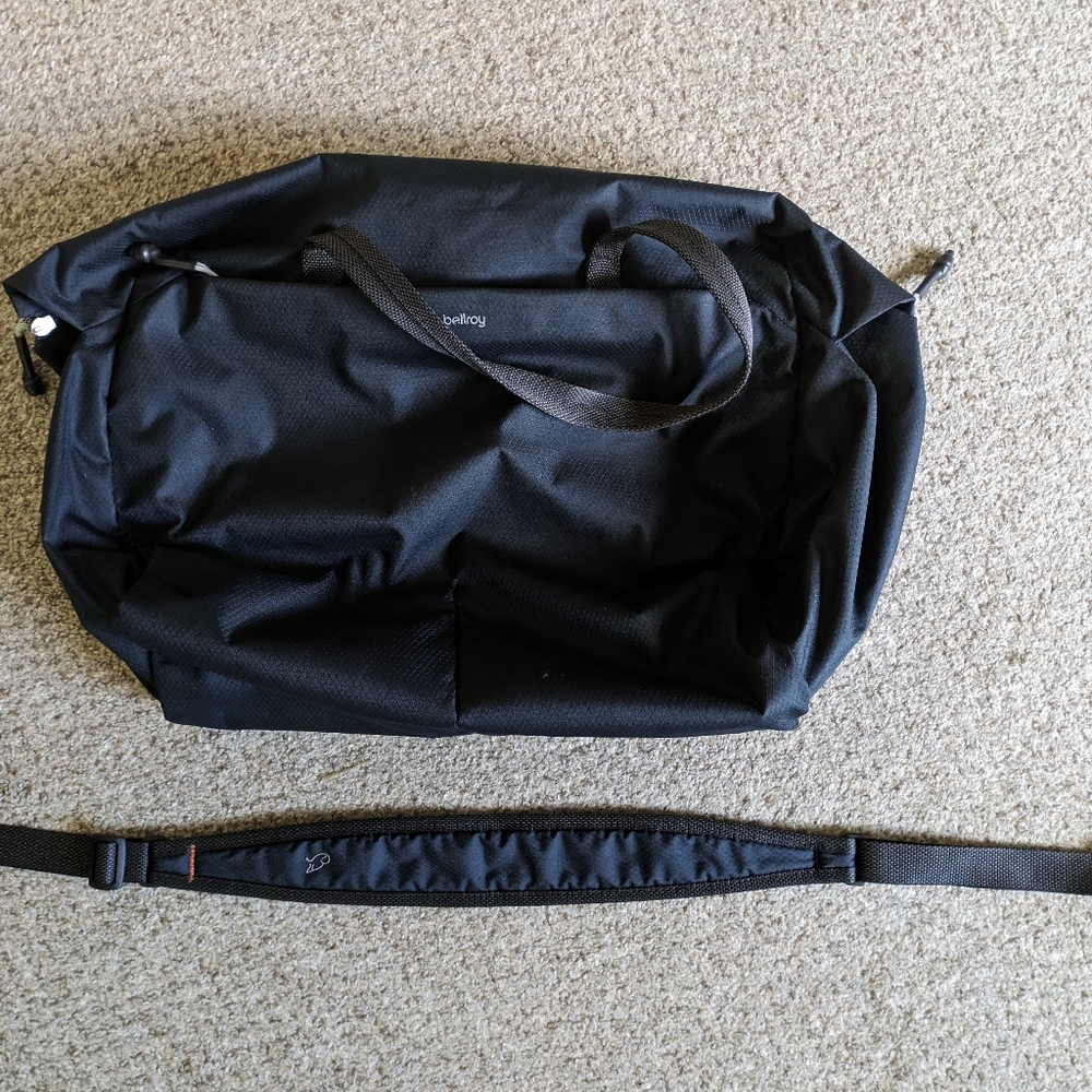 Bellroy Lite Duffel - 30L duffel bag (Shadow)